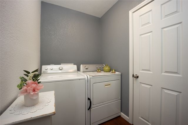 502 E Tyler Street, Ennis, TX 75119