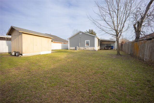 502 E Tyler Street, Ennis, TX 75119