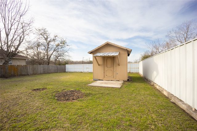 502 E Tyler Street, Ennis, TX 75119