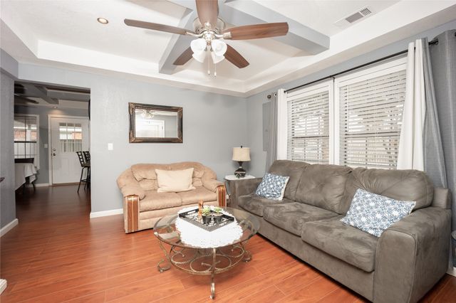 502 E Tyler Street, Ennis, TX 75119