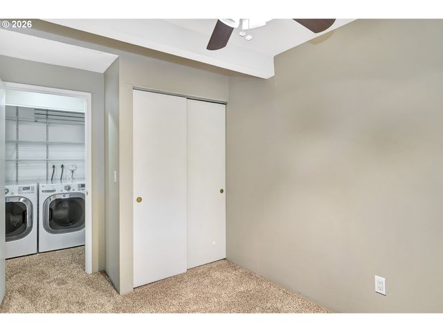 1640 Village Park Pl, West Linn, OR 97068