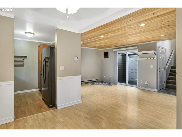 1640 Village Park Pl, West Linn, OR 97068