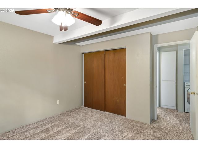 1640 Village Park Pl, West Linn, OR 97068