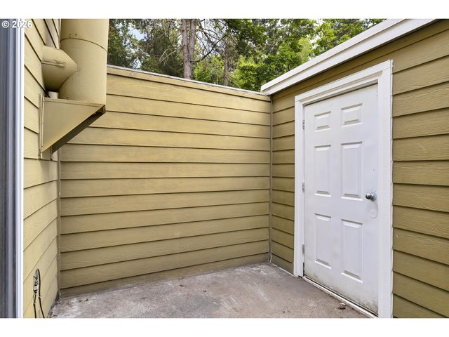 1640 Village Park Pl, West Linn, OR 97068