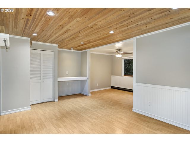 1640 Village Park Pl, West Linn, OR 97068