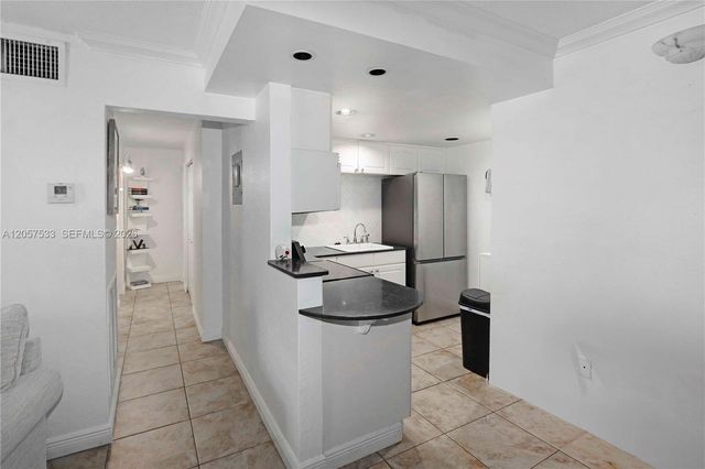 8617 SW 68th Court 24, Pinecrest, FL 33156