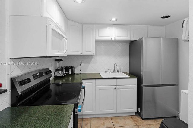 8617 SW 68th Court 24, Pinecrest, FL 33156