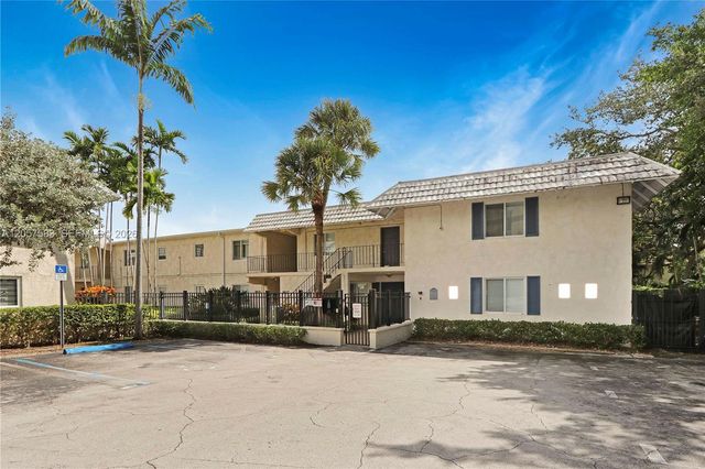 8617 SW 68th Court 24, Pinecrest, FL 33156