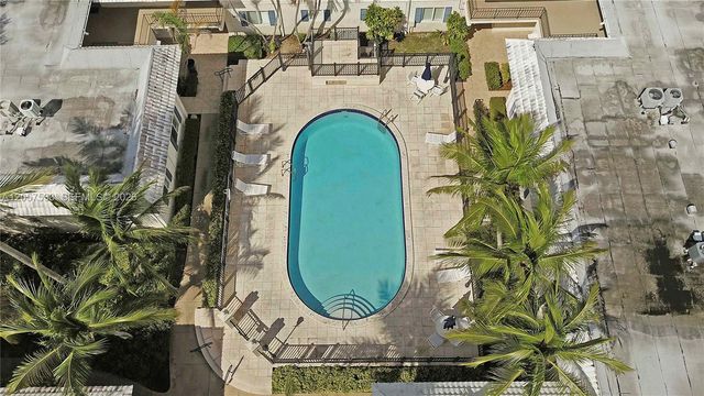8617 SW 68th Court 24, Pinecrest, FL 33156