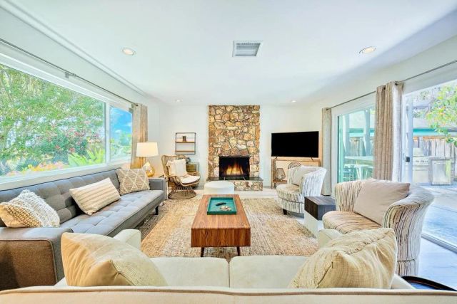 5187 Foothill Blvd, San Diego, CA 92109