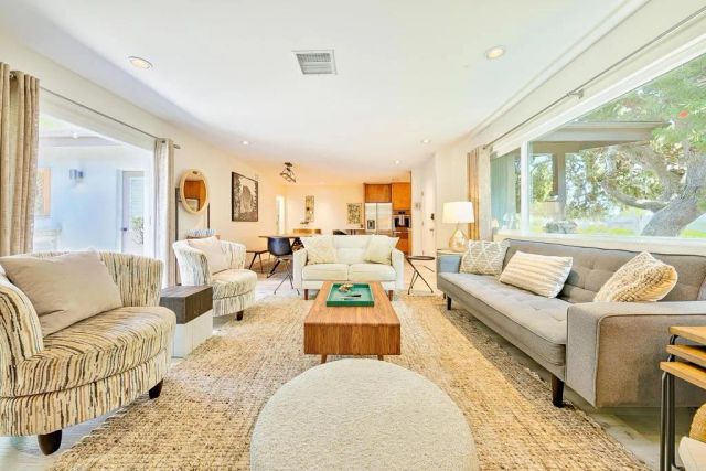 5187 Foothill Blvd, San Diego, CA 92109