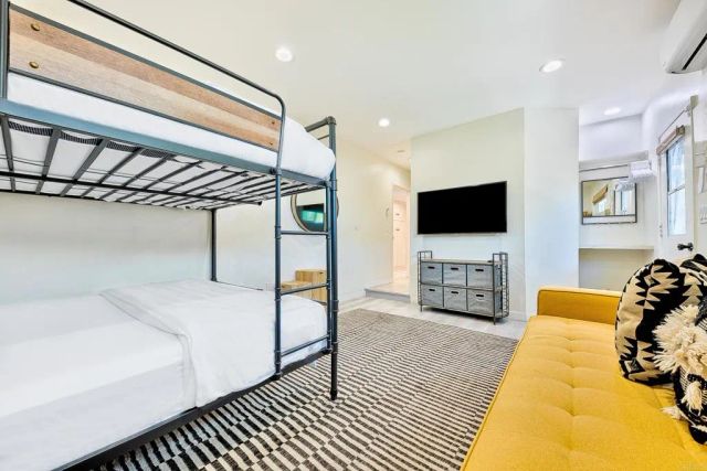 5187 Foothill Blvd, San Diego, CA 92109