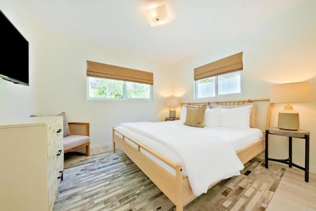 5187 Foothill Blvd, San Diego, CA 92109