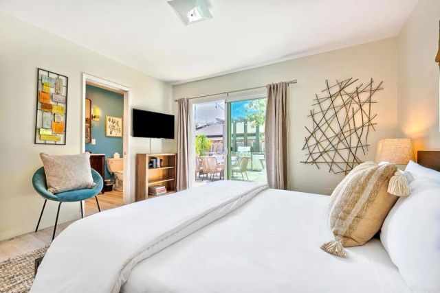 5187 Foothill Blvd, San Diego, CA 92109