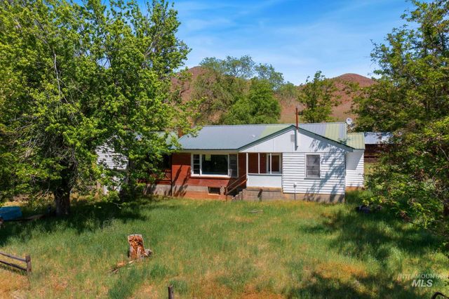 5208 Highway 52, Horseshoe Bend, ID 83629 property photo