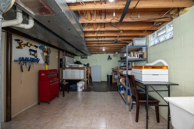 1121 Hollyhock Drive, Grand Blanc Twp, MI 48439