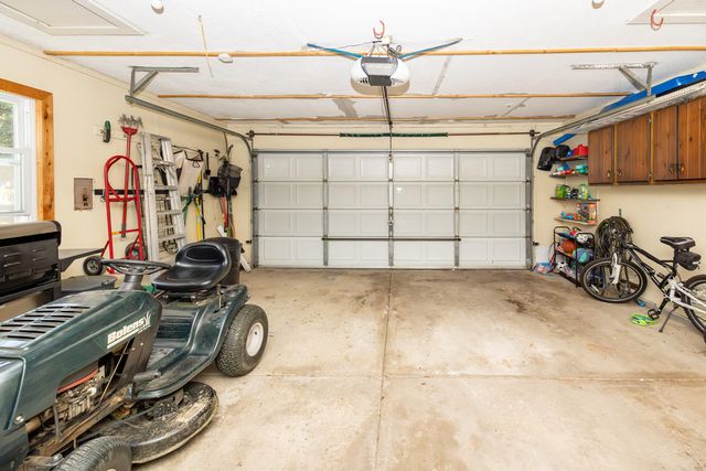 1121 Hollyhock Drive, Grand Blanc Twp, MI 48439
