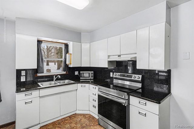 941 Marvell Place, Waterford, MI 48327