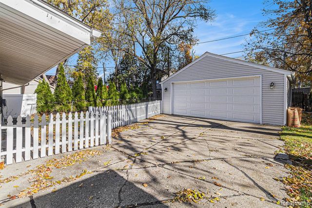 941 Marvell Place, Waterford, MI 48327