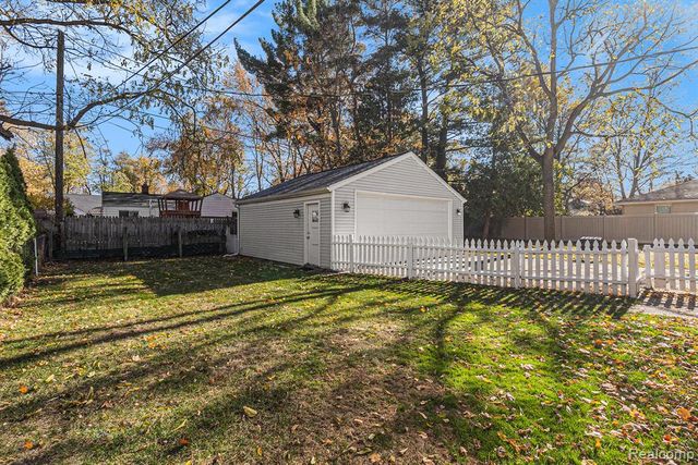 941 Marvell Place, Waterford, MI 48327