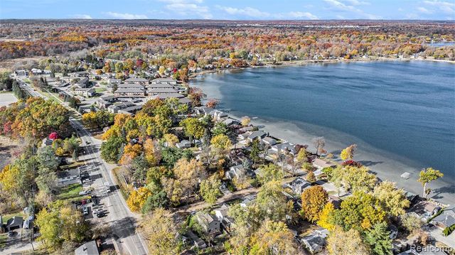 941 Marvell Place, Waterford, MI 48327