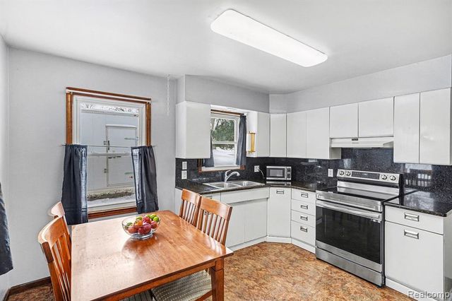 941 Marvell Place, Waterford, MI 48327