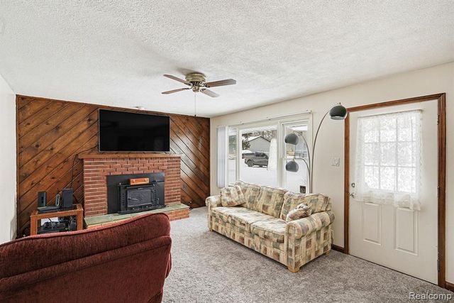 941 Marvell Place, Waterford, MI 48327