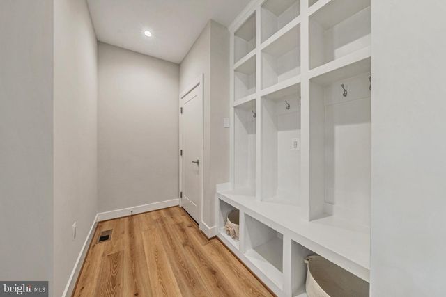 326 RUNNER STONE CT NW, Leesburg, VA 20176