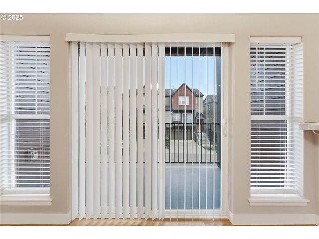 10835 Sw HUNTINGTON Ave, Portland, OR 97223