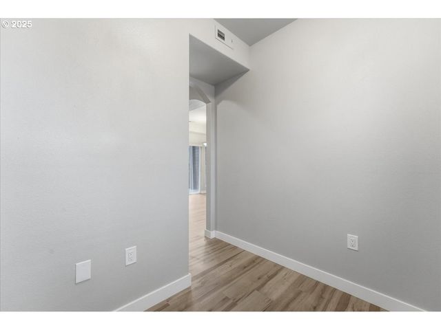 10835 Sw HUNTINGTON Ave, Portland, OR 97223