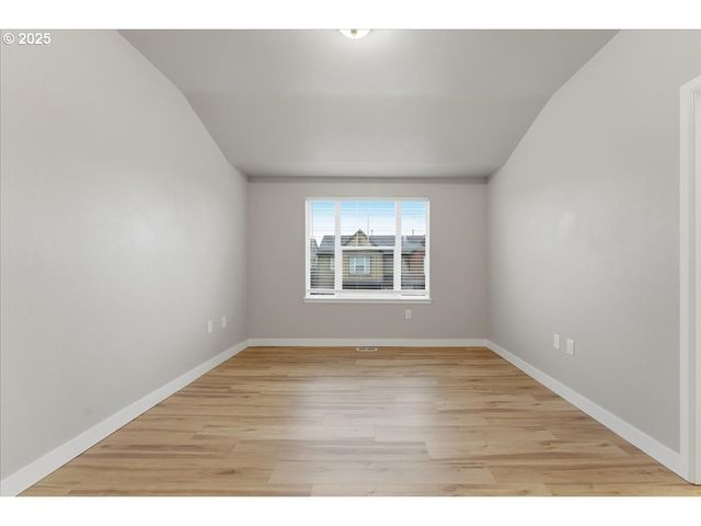 10835 Sw HUNTINGTON Ave, Portland, OR 97223