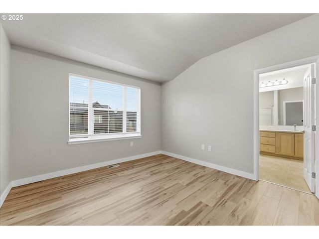 10835 Sw HUNTINGTON Ave, Portland, OR 97223