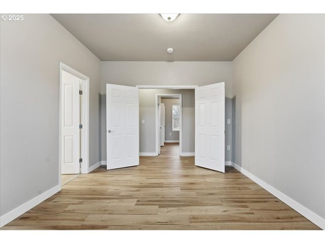 10835 Sw HUNTINGTON Ave, Portland, OR 97223