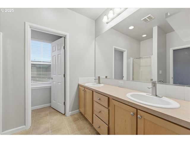 10835 Sw HUNTINGTON Ave, Portland, OR 97223