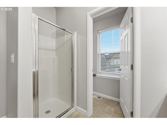 10835 Sw HUNTINGTON Ave, Portland, OR 97223