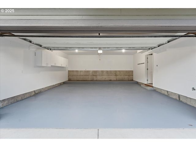 10835 Sw HUNTINGTON Ave, Portland, OR 97223