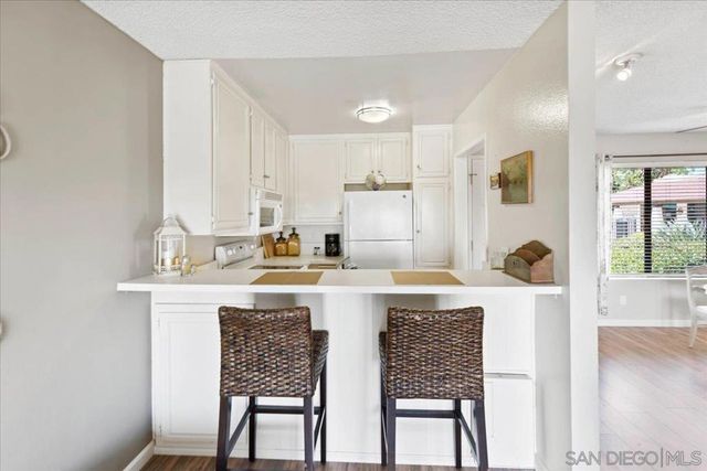 6924 Hyde Park Dr 104, San Diego, CA 92119