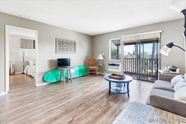 6924 Hyde Park Dr 104, San Diego, CA 92119