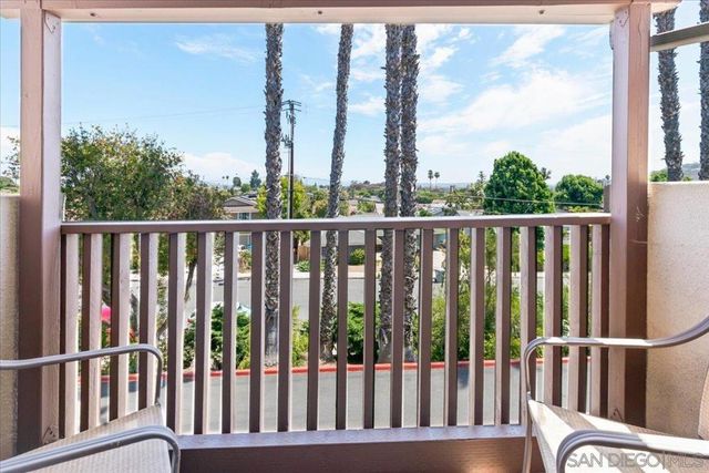 6924 Hyde Park Dr 104, San Diego, CA 92119
