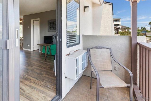6924 Hyde Park Dr 104, San Diego, CA 92119