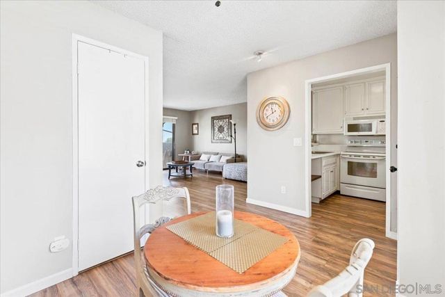6924 Hyde Park Dr 104, San Diego, CA 92119