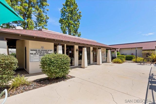 6924 Hyde Park Dr 104, San Diego, CA 92119