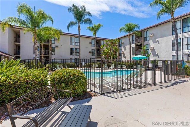 6924 Hyde Park Dr 104, San Diego, CA 92119
