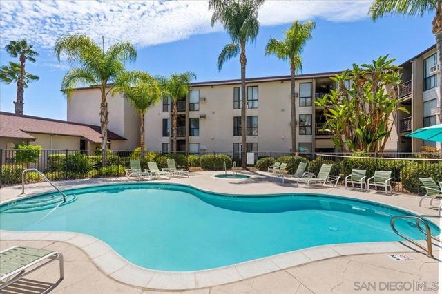 6924 Hyde Park Dr 104, San Diego, CA 92119