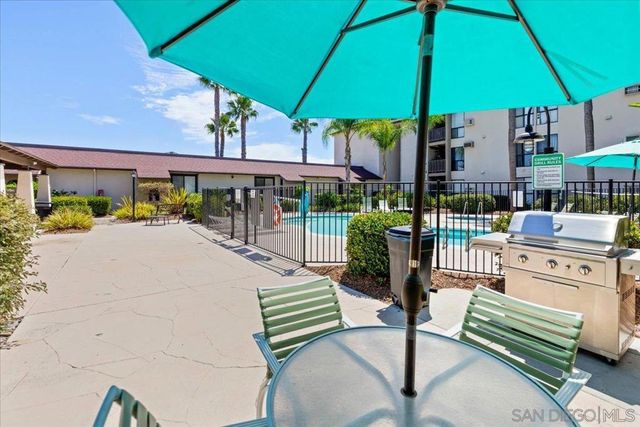 6924 Hyde Park Dr 104, San Diego, CA 92119