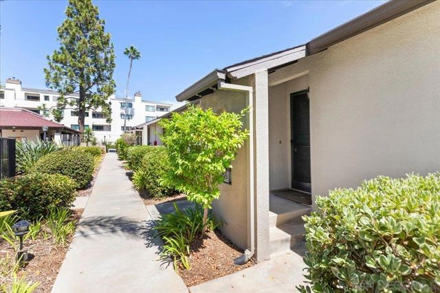 6924 Hyde Park Dr 104, San Diego, CA 92119