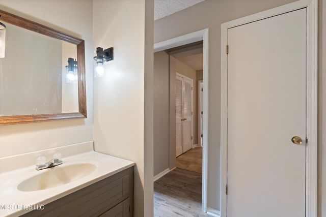 3590 Shady Oaks Drive, Olive Branch, MS 38654