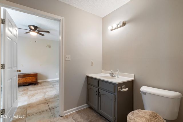 3590 Shady Oaks Drive, Olive Branch, MS 38654