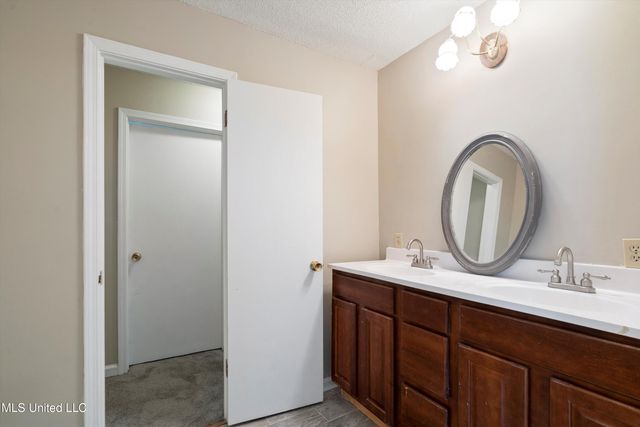 3590 Shady Oaks Drive, Olive Branch, MS 38654