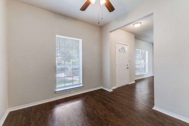 10244 Carolina Oaks Dr., Dallas, TX 75227